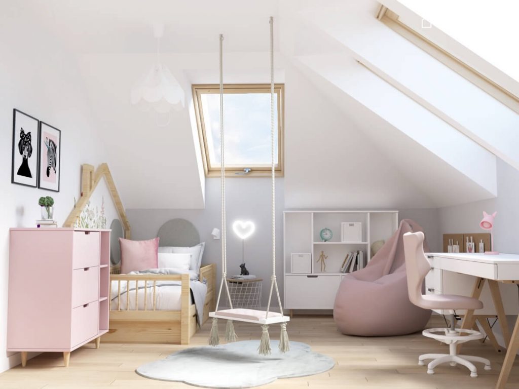Biało szary poddaszowy pokój sześciolatki z drewnianym łóżkiem domkiem oraz białymi i różowymi meblami a także huśtawką pokojową